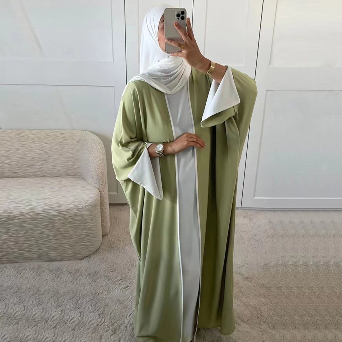 A Women's Fashion Color Contrast-side Cardigan Robe free delivery