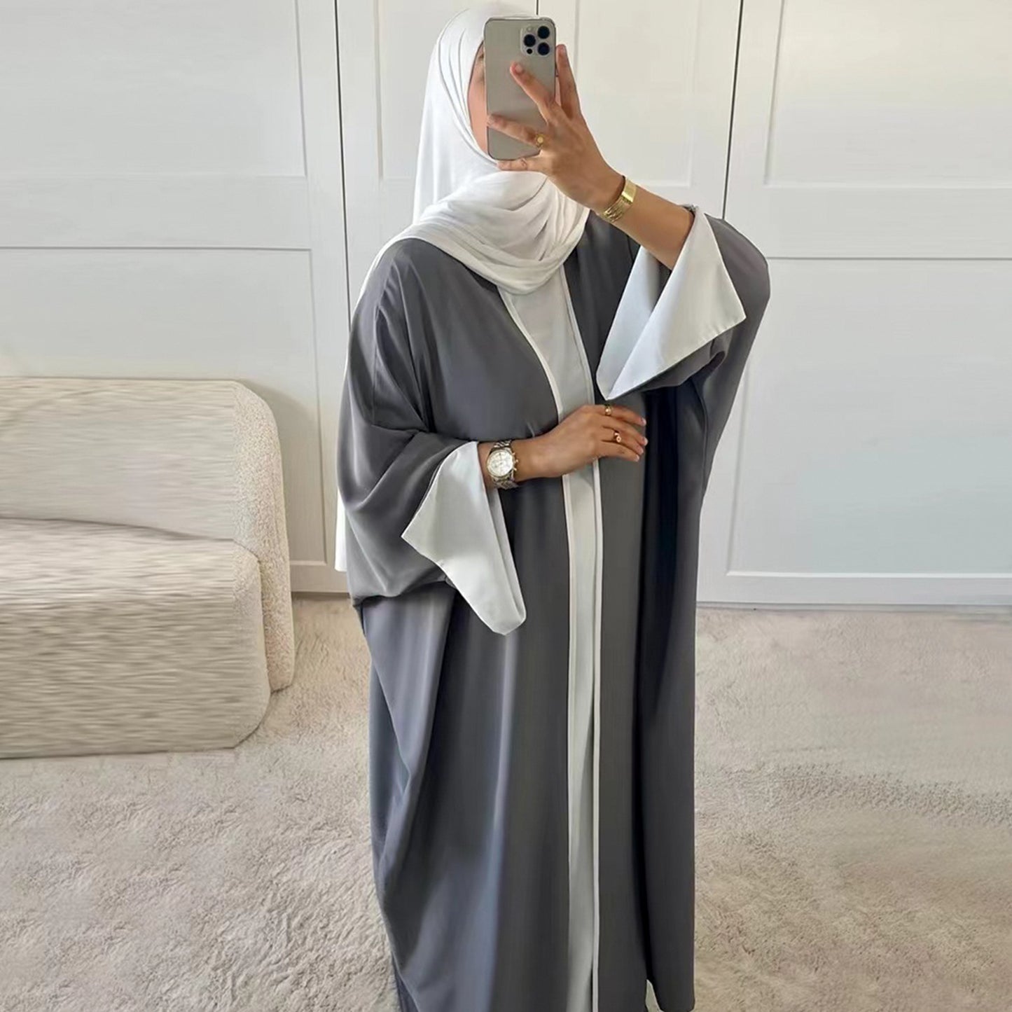 A Women's Fashion Color Contrast-side Cardigan Robe free delivery