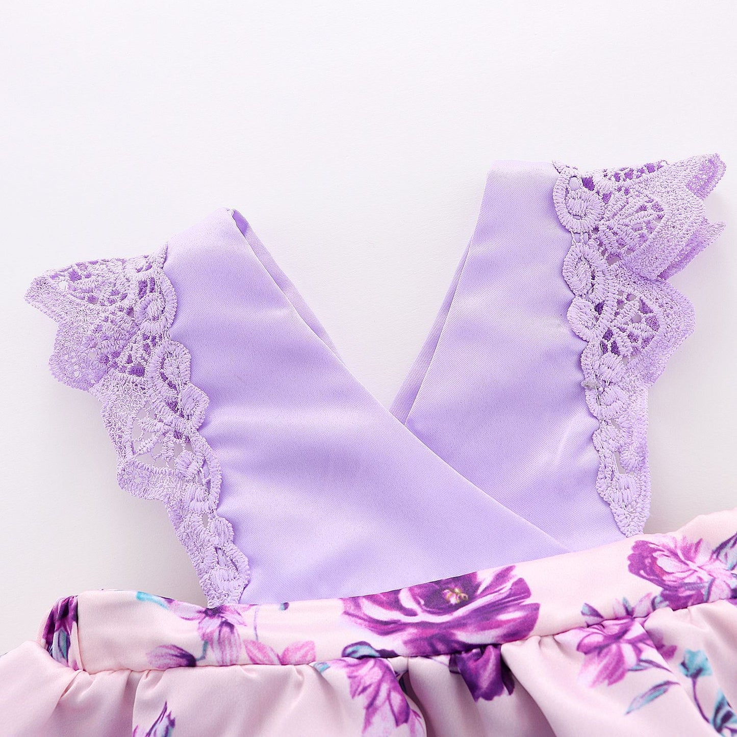 factory sells directly the Korean version of the summer dress for girls and children in . The baby summer princess dress is a cross-border hair substitute. Free delivery