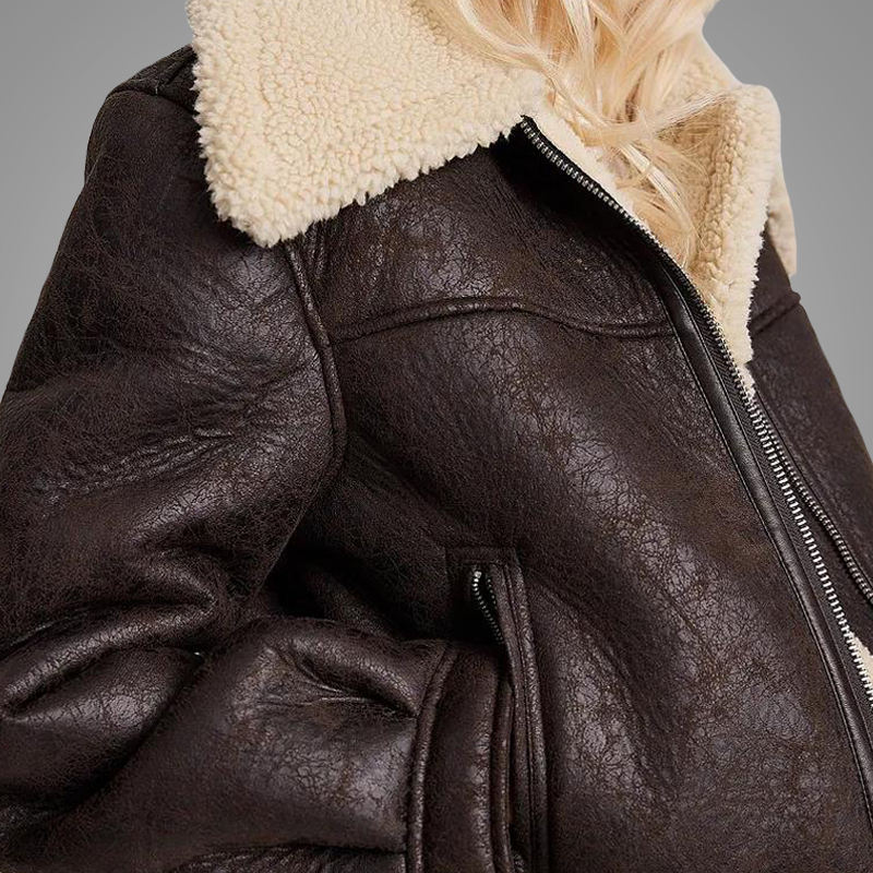 A Women's French Fashion Versatile Short Reversible Fleece Jacket
