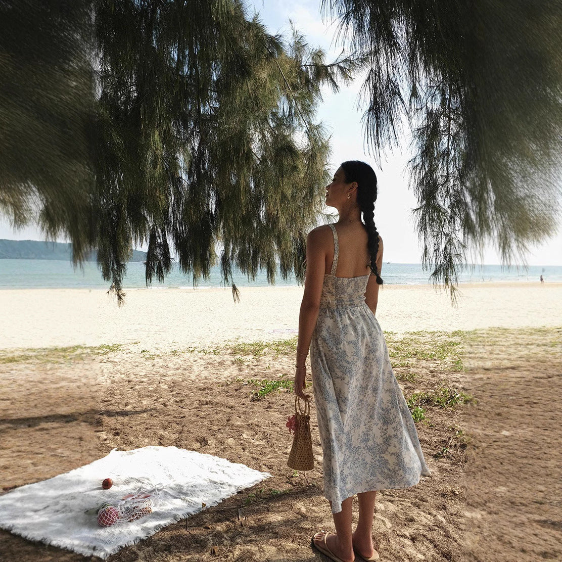 A Women's Fashion Personalized Bow Seaside Sling Dress free delivery