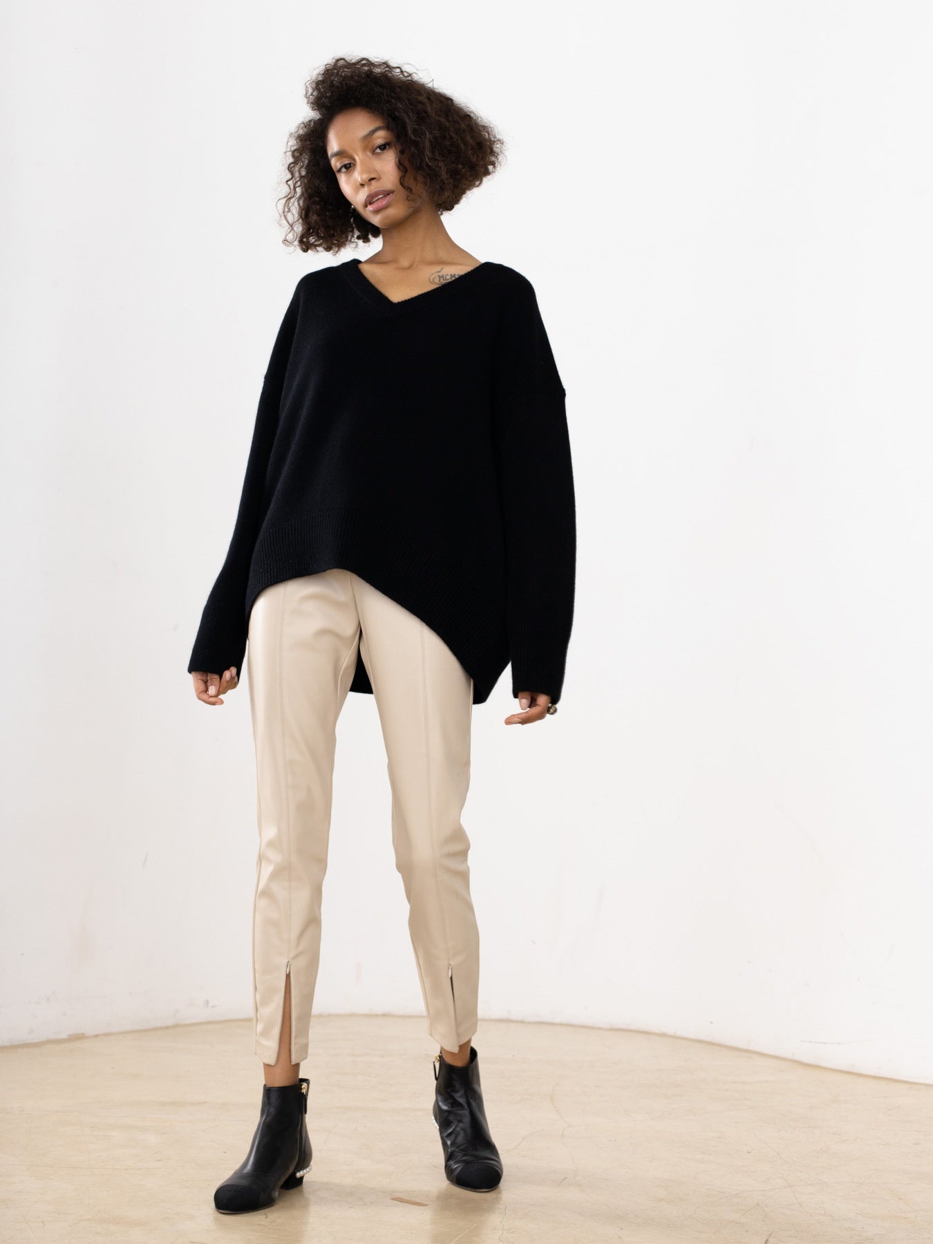 A Internet Hot Sweater V-neck Loose Long Sleeve free delivery