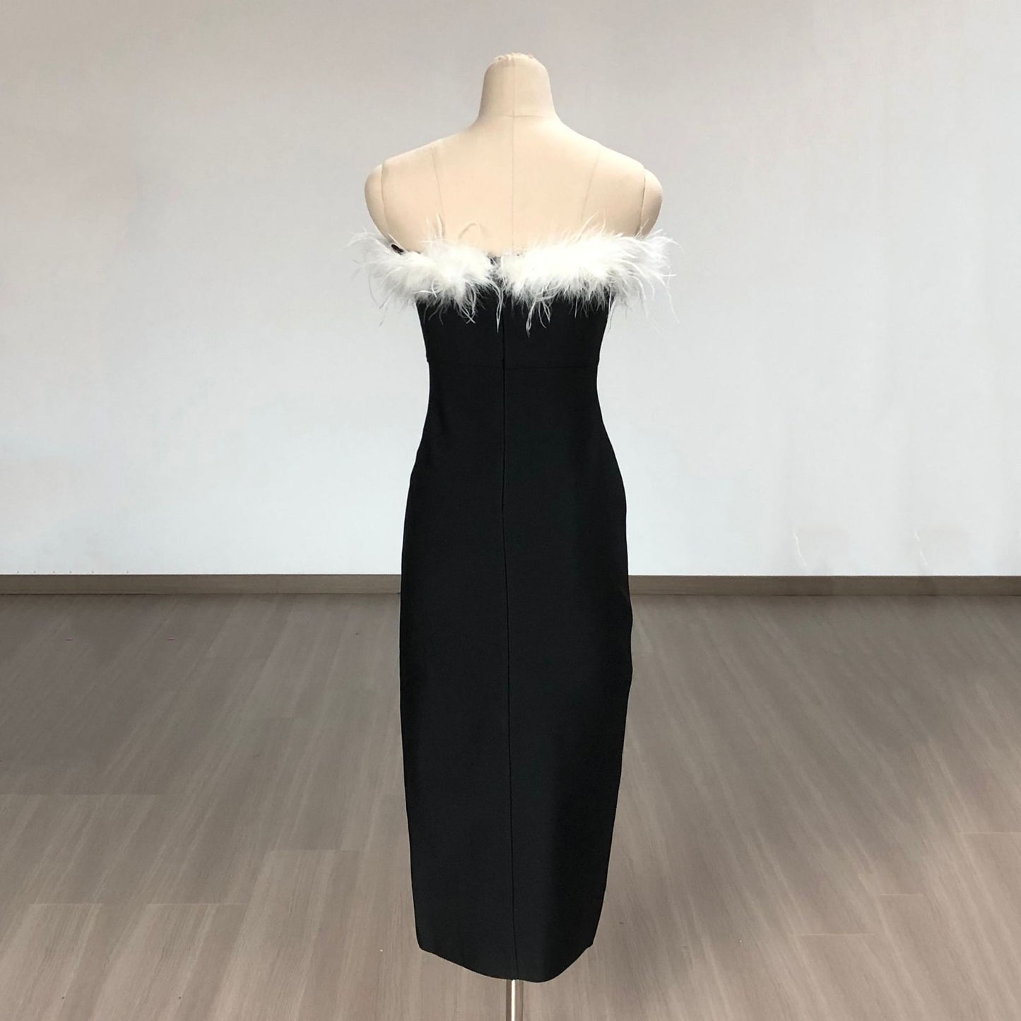 A European And American Off-shoulder Contrast Color Ostrich Hair Tube Top High Slit Bandage One-piece Dress free delivery