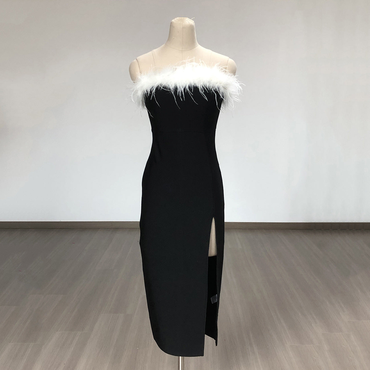 A European And American Off-shoulder Contrast Color Ostrich Hair Tube Top High Slit Bandage One-piece Dress free delivery