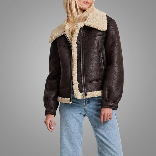 A Women's French Fashion Versatile Short Reversible Fleece Jacket