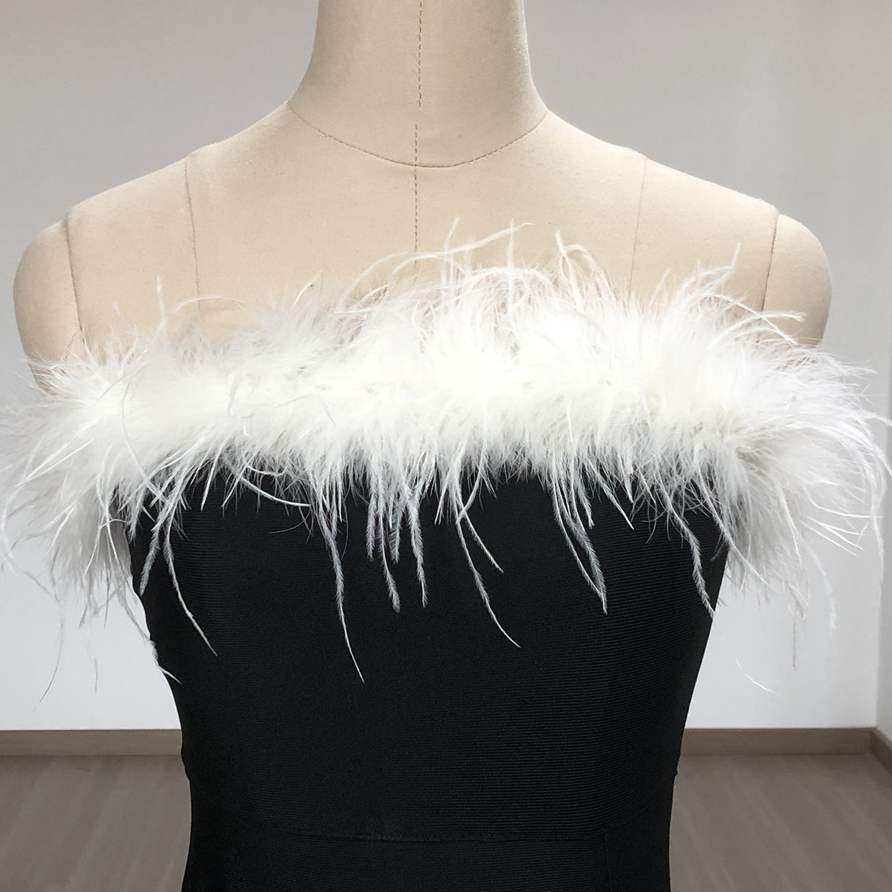 A European And American Off-shoulder Contrast Color Ostrich Hair Tube Top High Slit Bandage One-piece Dress free delivery